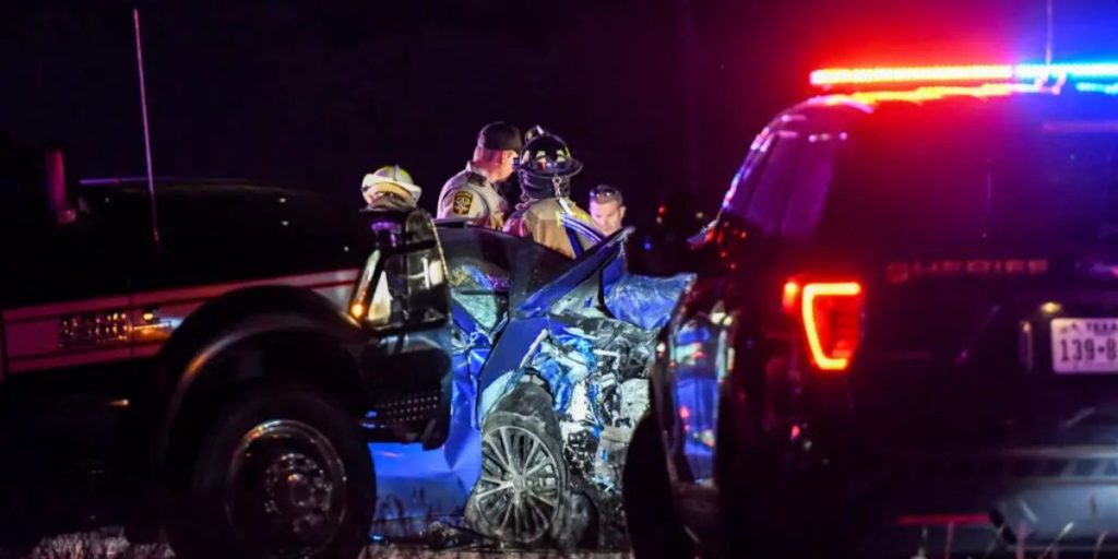 2 Dead, 5 Injured in Head-on Crash on U.S. Highway 287 in Wise County