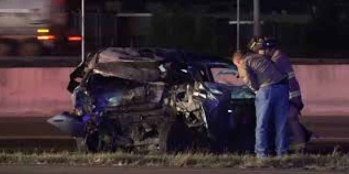 Head-on Collision in Southeast Fort Worth Leaves One Dead, Two Injured Early Sunday Morning. (1)