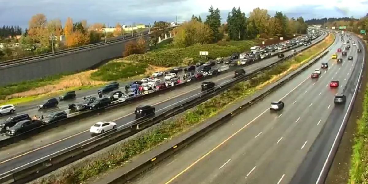 Sunday Afternoon Pileup 45 Vehicles Involved in Crash on Southbound I-5 Near Kent