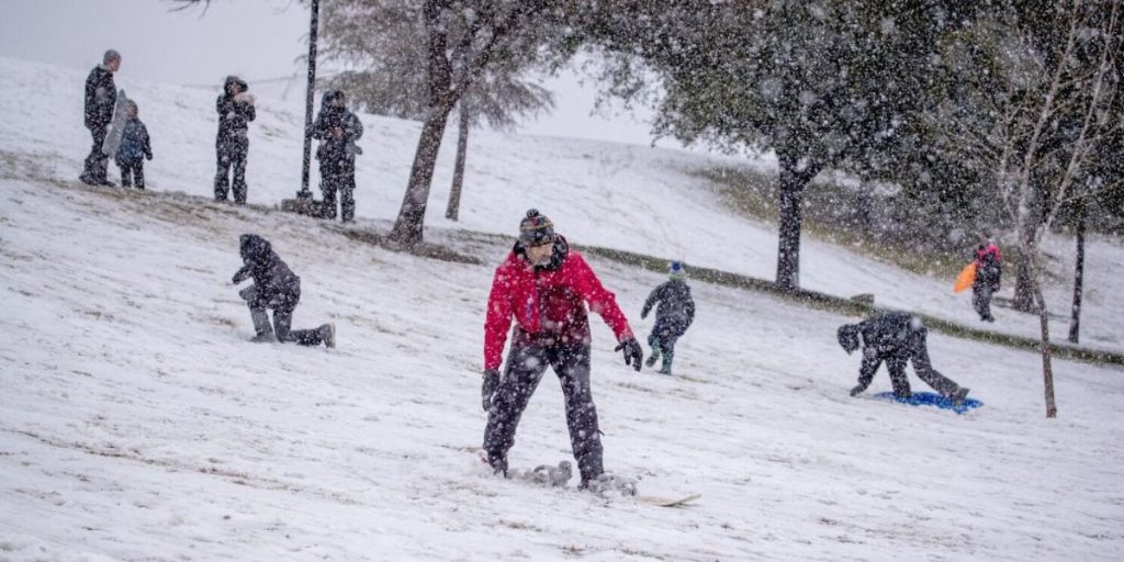 Coastal and Mountain Regions on Alert for 75 Mph Winds, Heavy Snow, and Flooding Through Wednesday