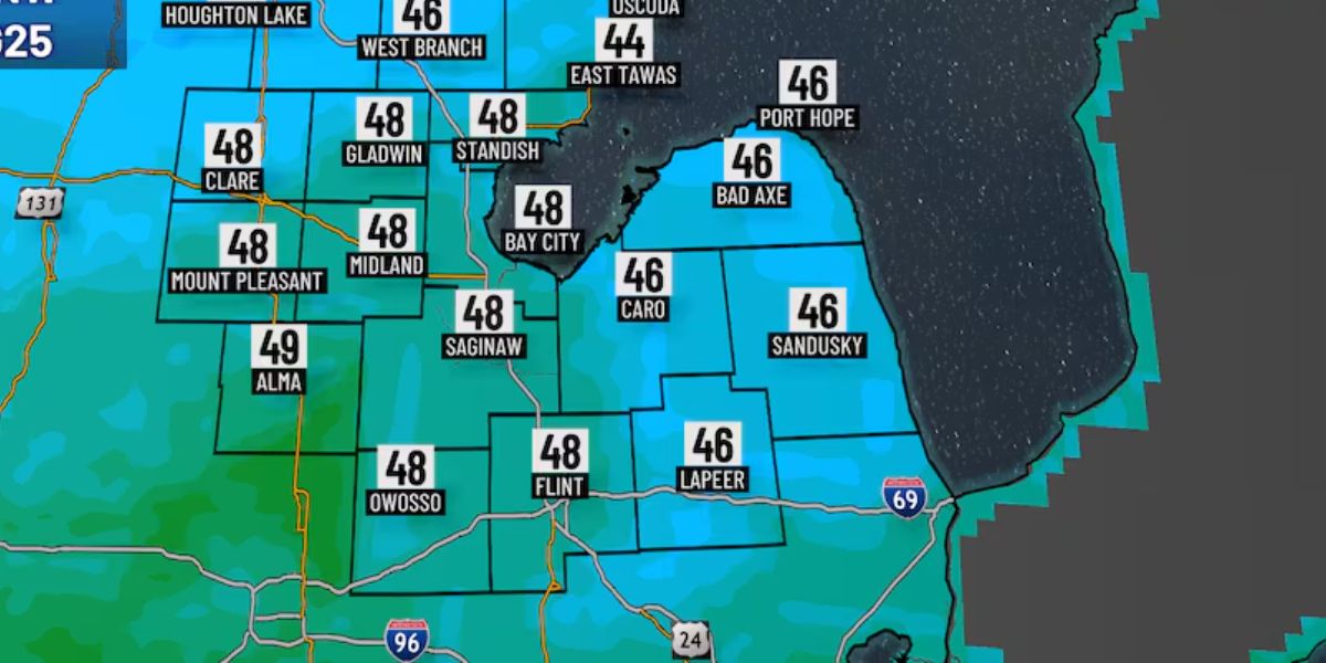 Cool and Clear Friday Night in Northern Michigan, Rainy Weather Approaches by Sunday