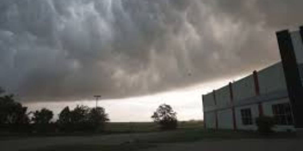 Extreme Weather Alert Tornadoes, Heavy Rain, and Strong Winds Expected in Texas and Oklahoma