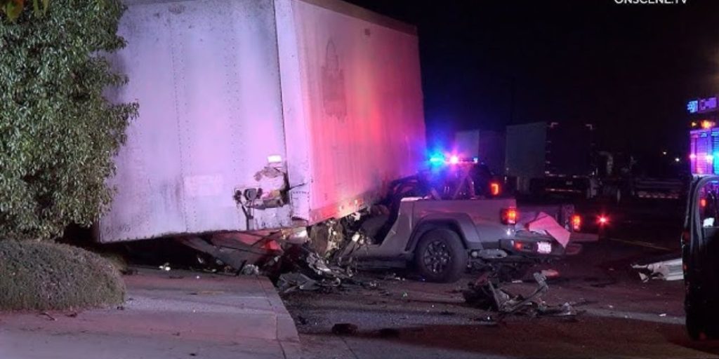 Fatal Crash Involving Three Semi Trucks Closes I-10 Near Arizona-california Border