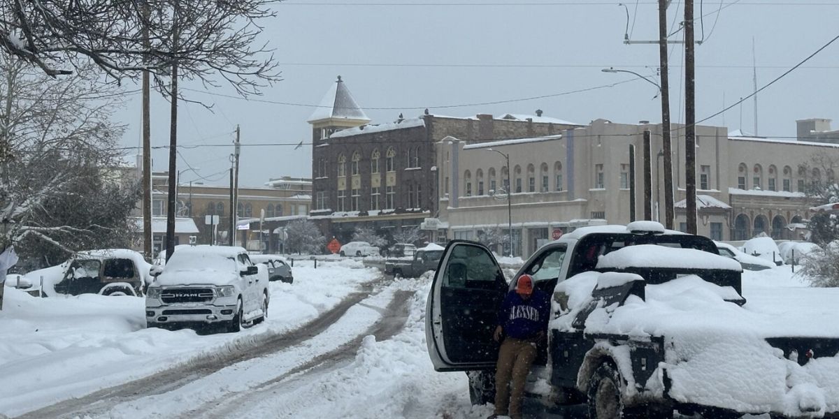 Heavy Snowfall in New Mexico's Sangre De Cristo Mountains Could Reach 6 Feet, Causing Major Closures