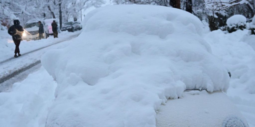 Heavy Snowfall in New Mexico's Sangre De Cristo Mountains Could Reach 6 Feet, Causing Major Closures