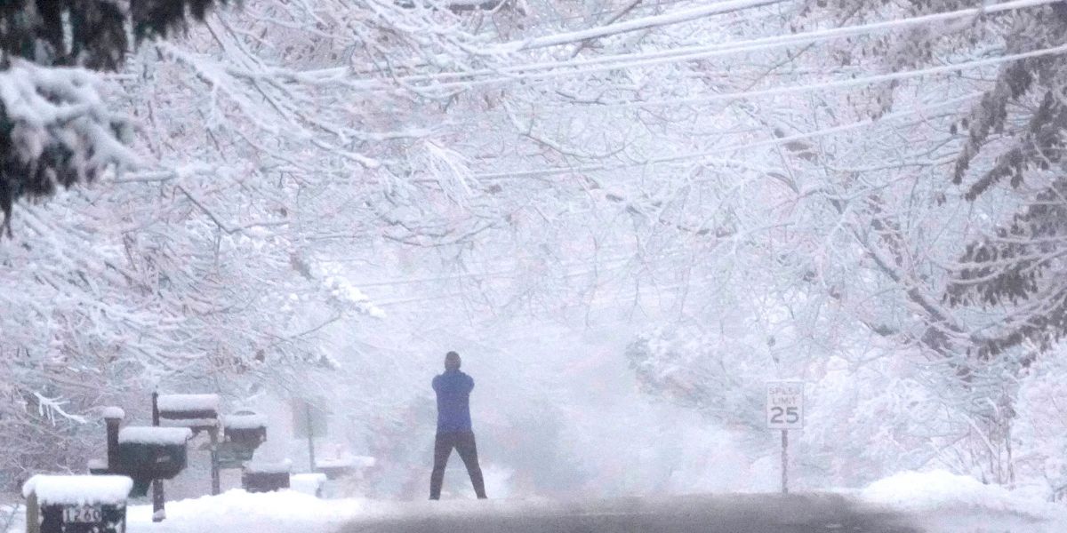 Northwest Coast Braces for Powerful Storm With Heavy Snow and Hurricane-force Winds