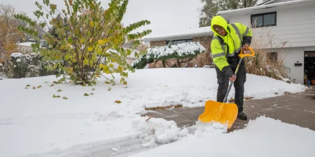 Northwest Coast Braces for Powerful Storm With Heavy Snow and Hurricane-force Winds