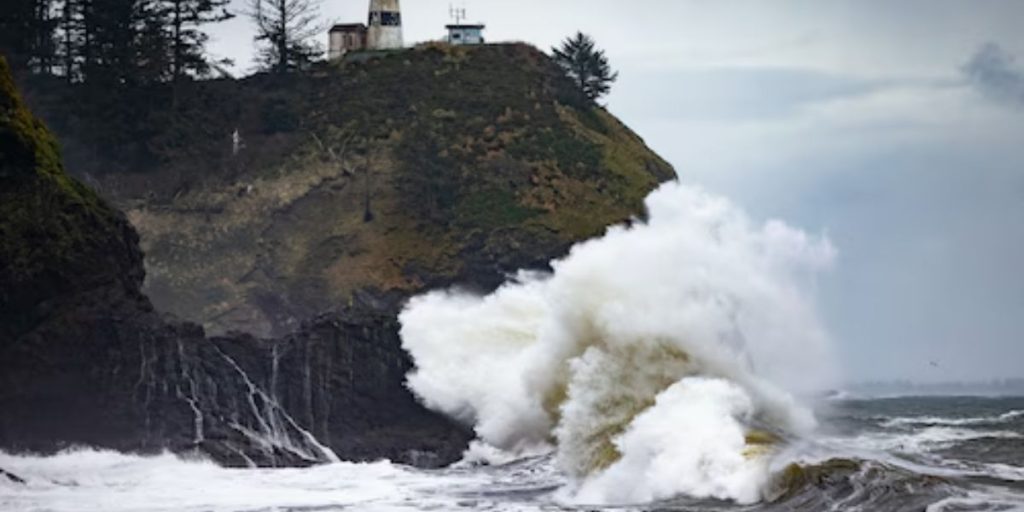 Oregon Coast Braces for King Tides, 28-foot Waves, and Coastal Flooding This Week