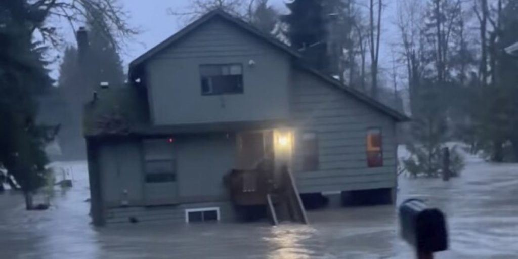 Pacific Northwest Braces for 60+ Mph Gusts and Heavy Rain; Flood Risk High