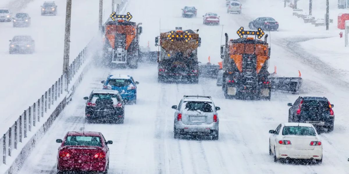 Thanksgiving Snowstorm Possible in Michigan COLDER AIR AND LAKE-EFFECT SNOW Expected Post-holiday