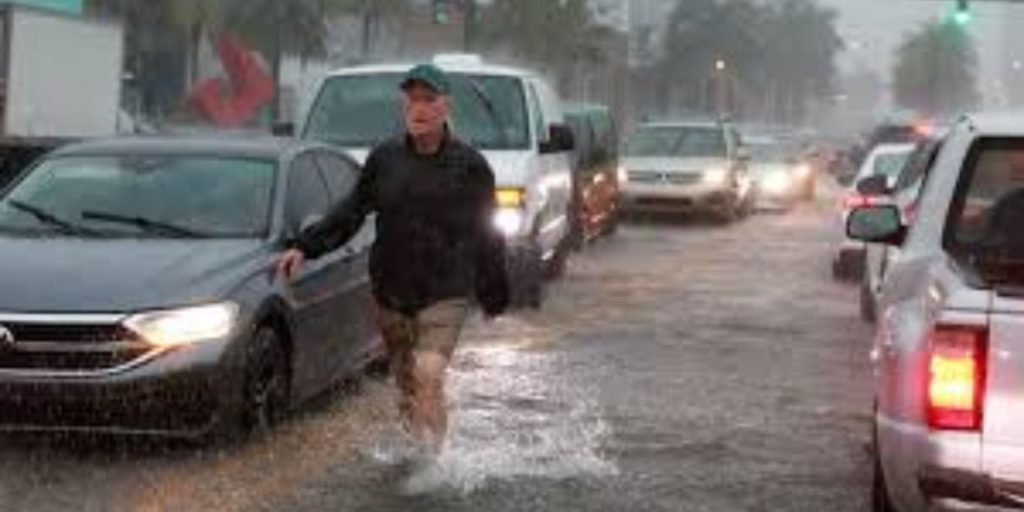 Thunderstorms and Torrential Rain Expected Across South Florida as Tropical Activity Continues (1)