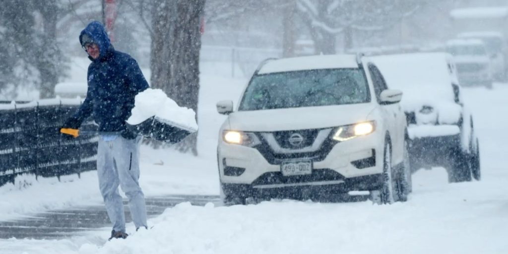 Winter Storm Hits New Mexico, Bringing Dangerous Conditions and Snowfall Over 24 Inches (1)