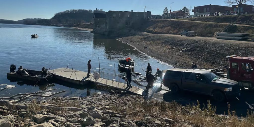 Three Dead in Boating Accident Near Bellevue, Iowa, as Dangerous Dam Waters Overwhelm Vessel